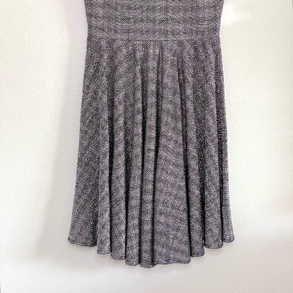 Alexis Skyla Metallic Flutter Sleeve V Neck Mini Skater Dress Silver Small - Picture 7 of 13